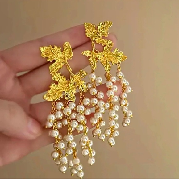 Anthropologie Gingko Leaf Pearl Drop Earrings - Picture 6 of 8